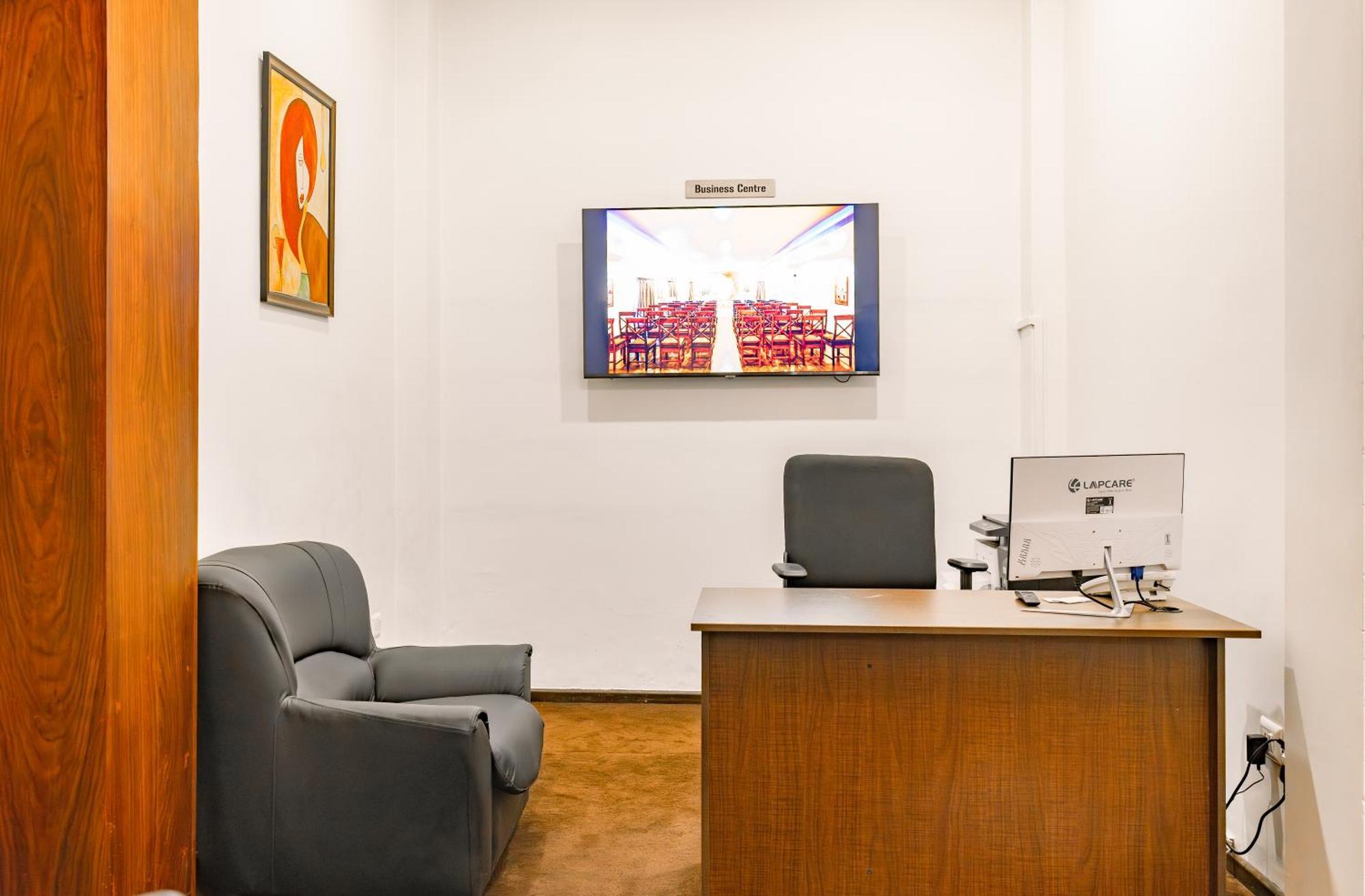 Hotel Narendra Central Muvattupuzha Extérieur photo