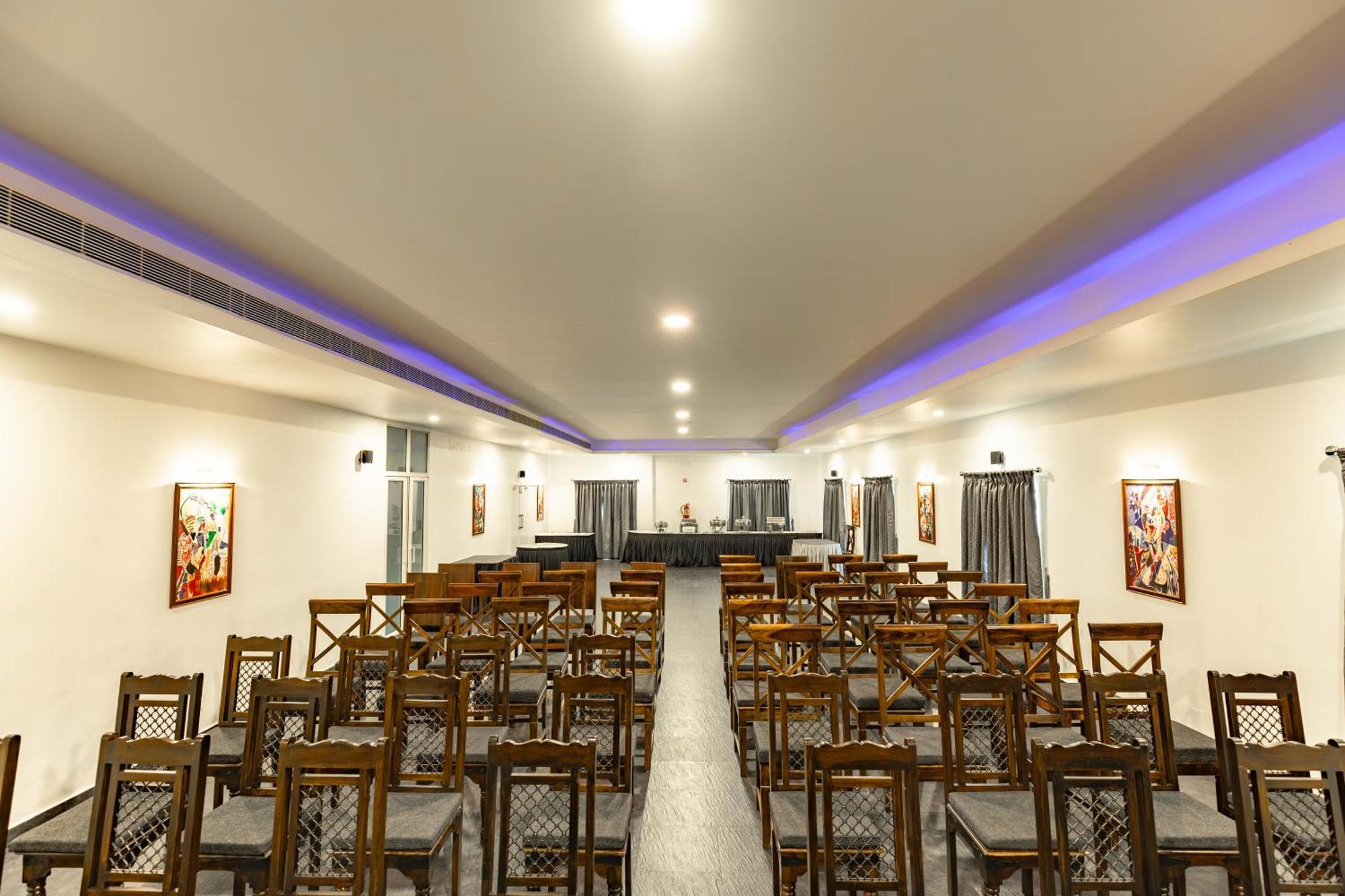 Hotel Narendra Central Muvattupuzha Extérieur photo