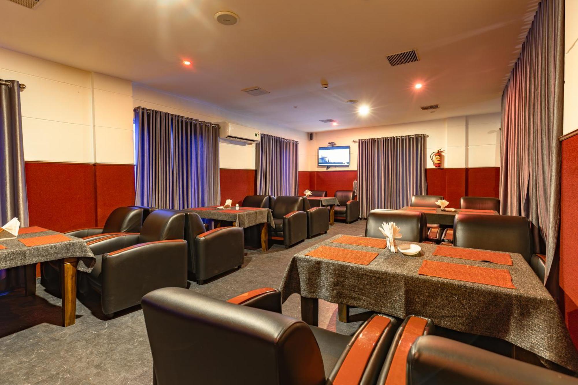 Hotel Narendra Central Muvattupuzha Extérieur photo
