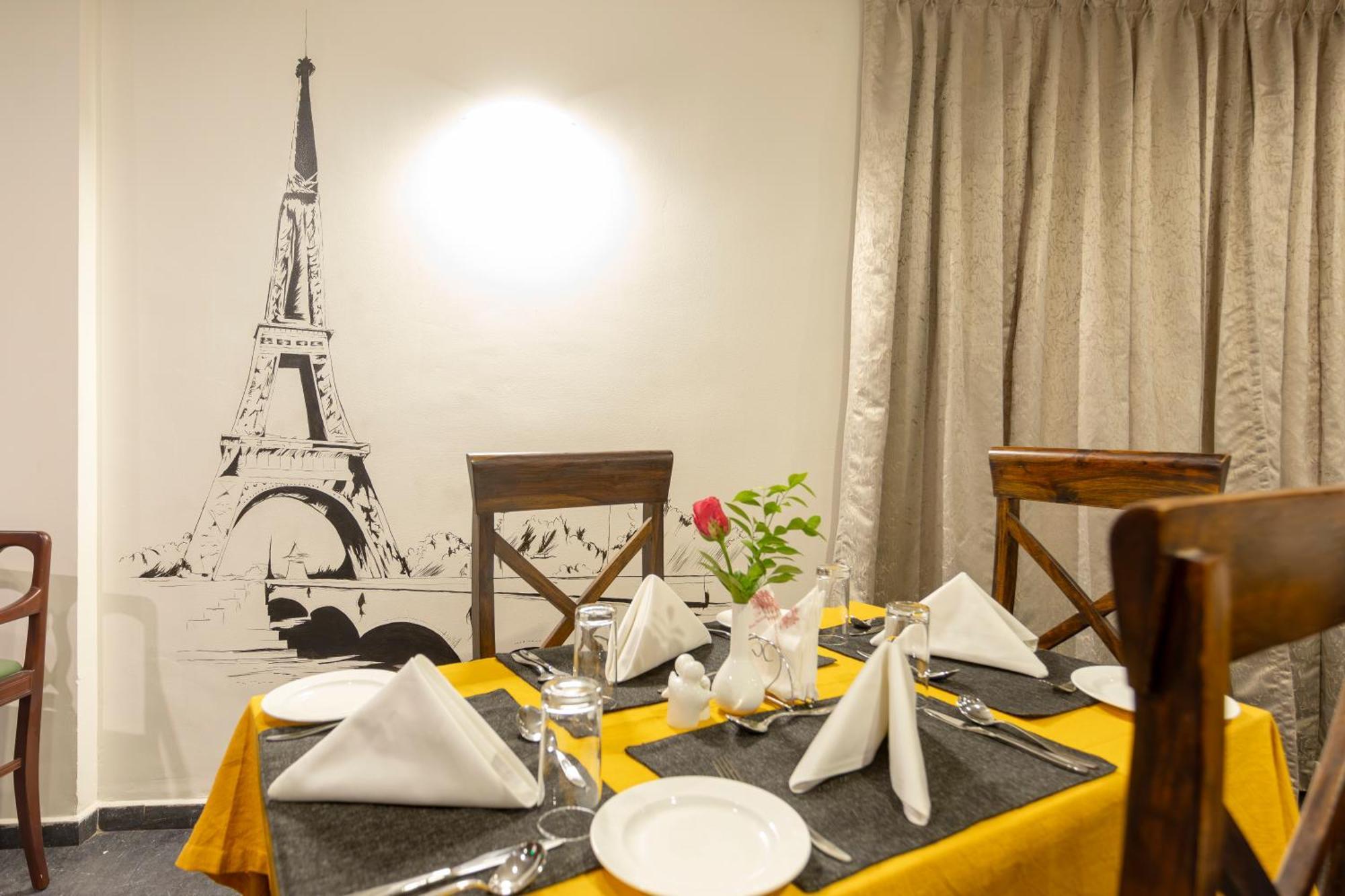Hotel Narendra Central Muvattupuzha Extérieur photo